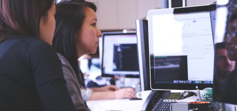 Praca w korporacji zmienia życie