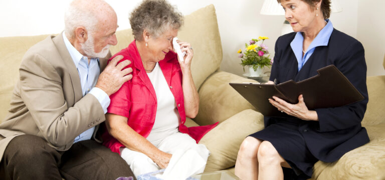 Rola zakładu pogrzebowego w trudnych chwilach – jak wspiera rodzinę?